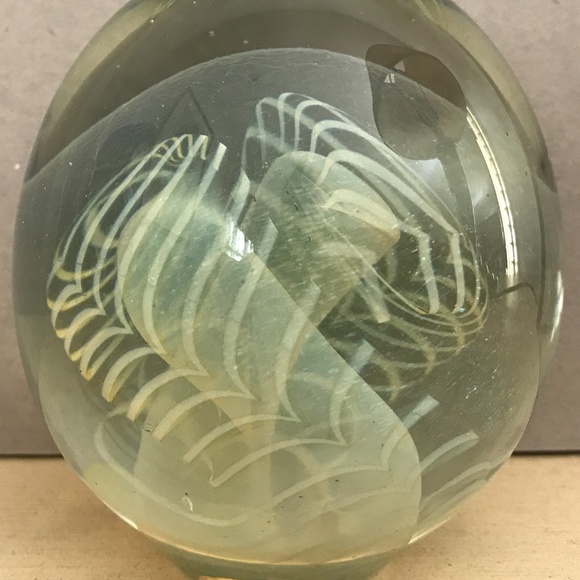 COLLECTORS SIGNED PAPERWEIGHT ENTWINED - Picture 11 of 13